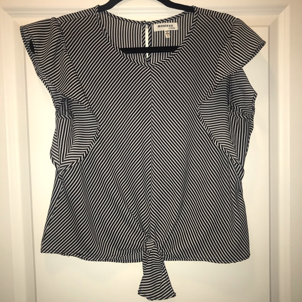 Monteau Ruffle Sleeve Top